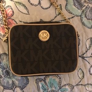 Micheal Kors crossbody bag